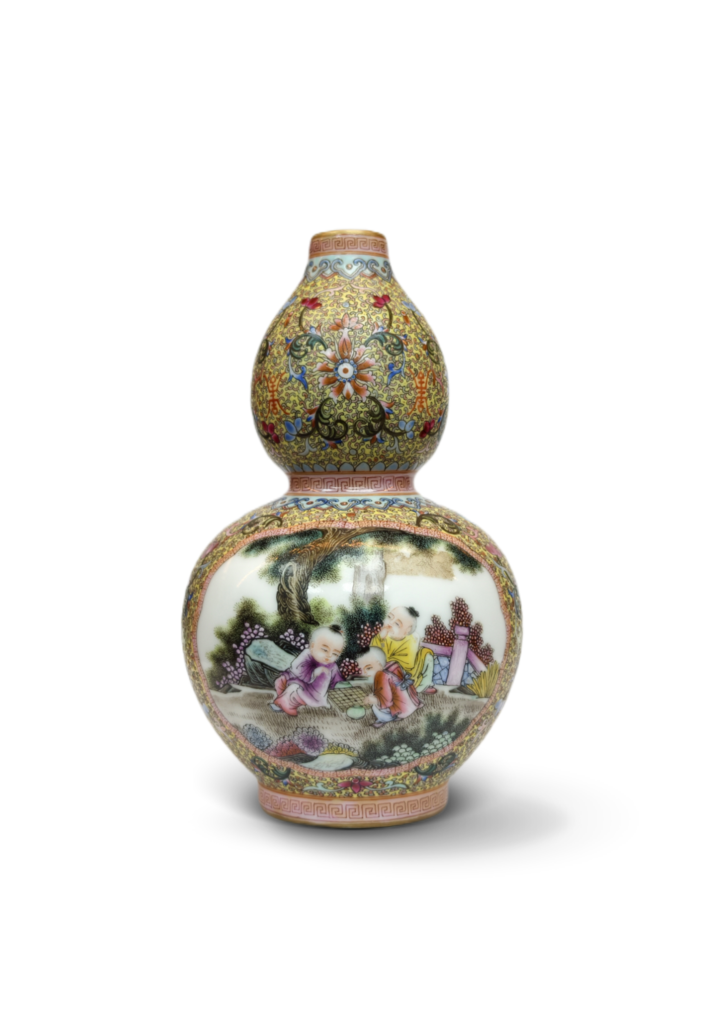 清 乾隆粉彩描金纏枝花卉開光嬰戲紋葫蘆瓶